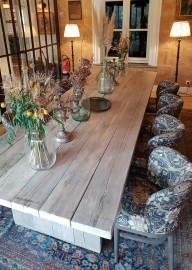 Dining table in Raw Wood Palazzo