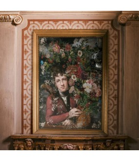 Le Fleuriste, une toile craquelée sortie tout droit des couloirs du temps.