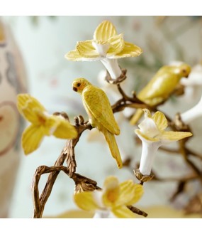 Bougeoir Orchidées Jaunes, Porcelaine et Laiton - H61cm