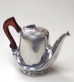 Picquot tea pot - England