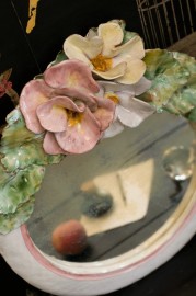 Miroir en céramique fleuri