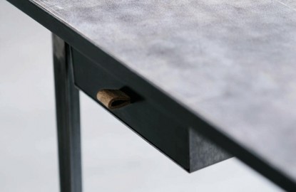 Table - Bureau "Hiding"